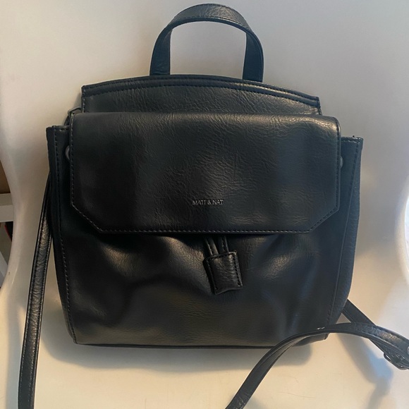 Matt & Nat black crossbody satchel - Picture 1 of 4